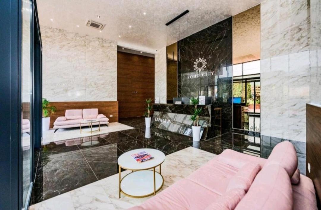 Bar Exclusiv Soho City Residence Bagian luar foto